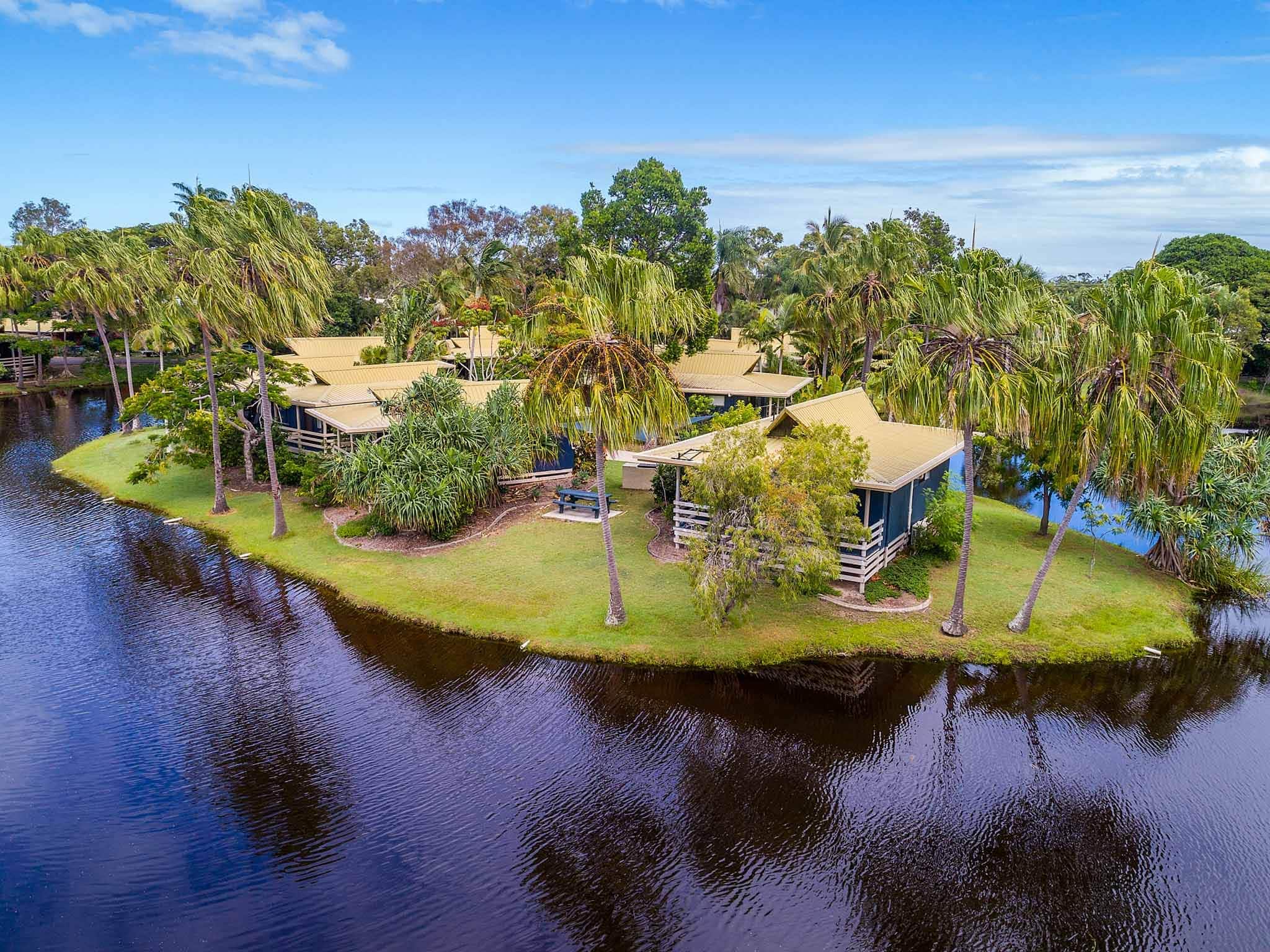 Contact Sanctuary Lakes Fauna Retreat